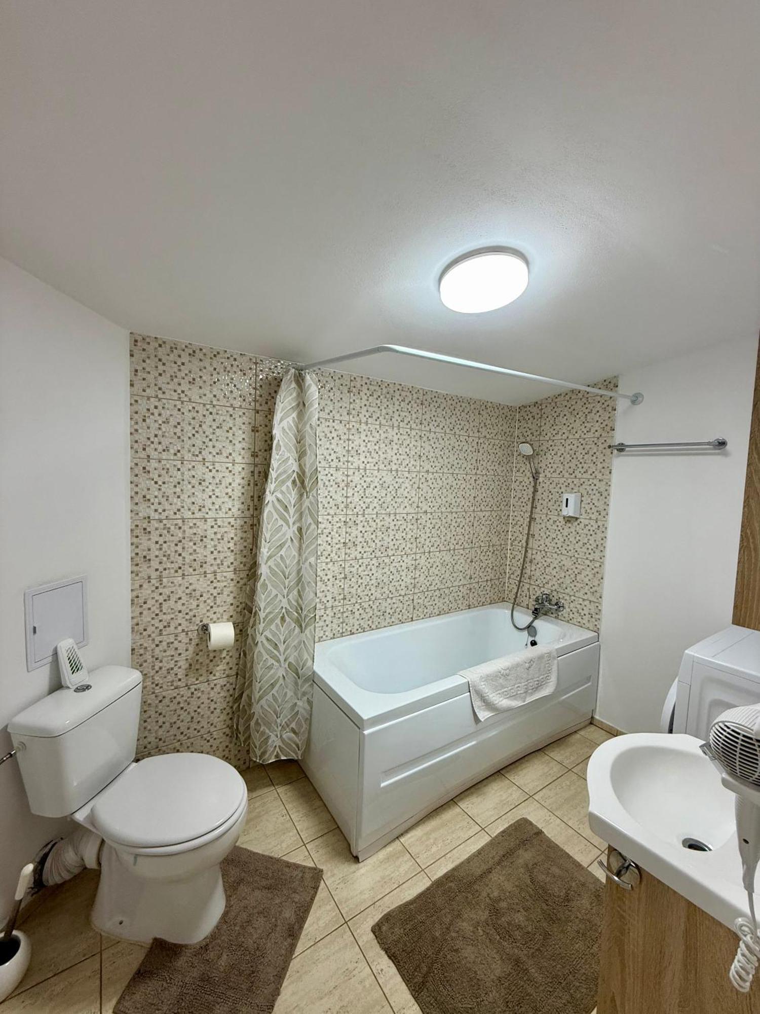 Jokai Apartments Nr7, Code Entry Sfântu Gheorghe Bagian luar foto